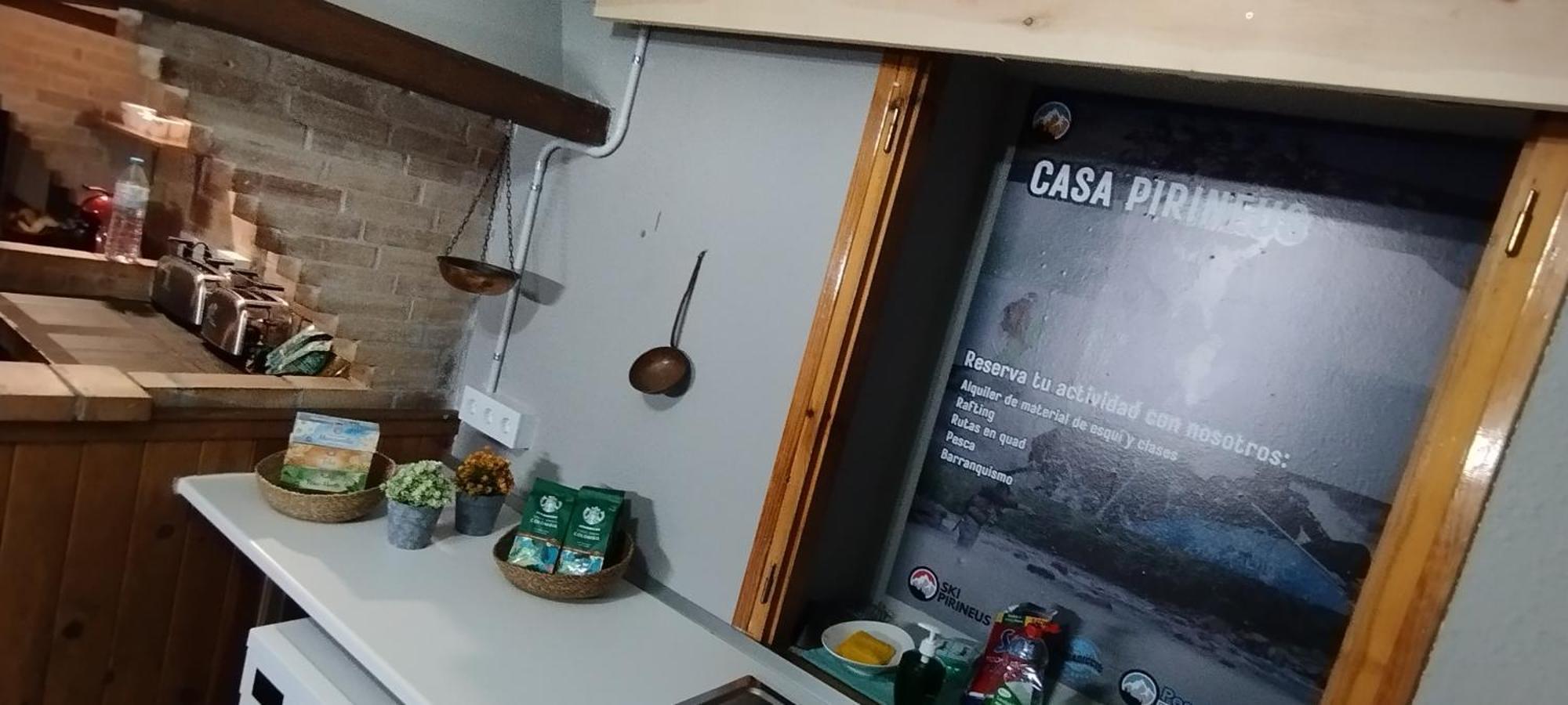 Hostal Casa Pirineus & Deportes De Aventura Baró المظهر الخارجي الصورة